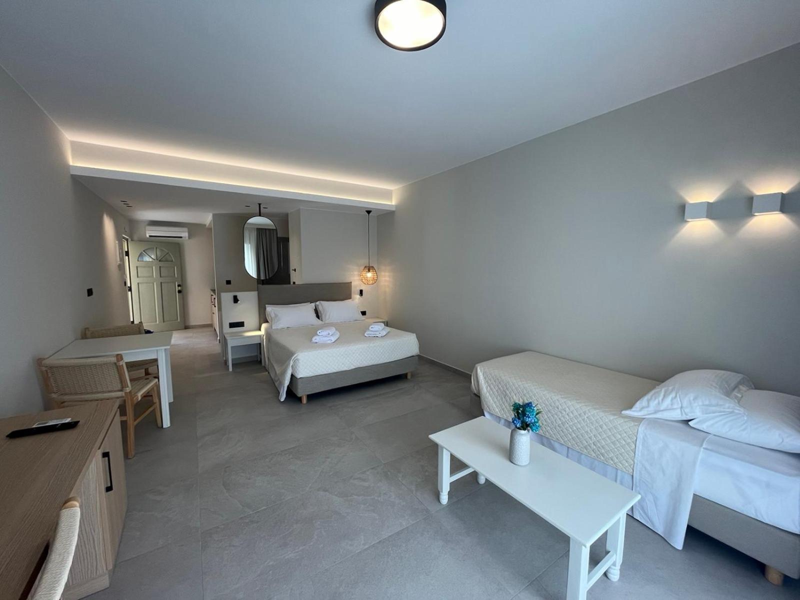 Mediterranean Sea Top Floor ปาไลโอโกรา ภายนอก รูปภาพ