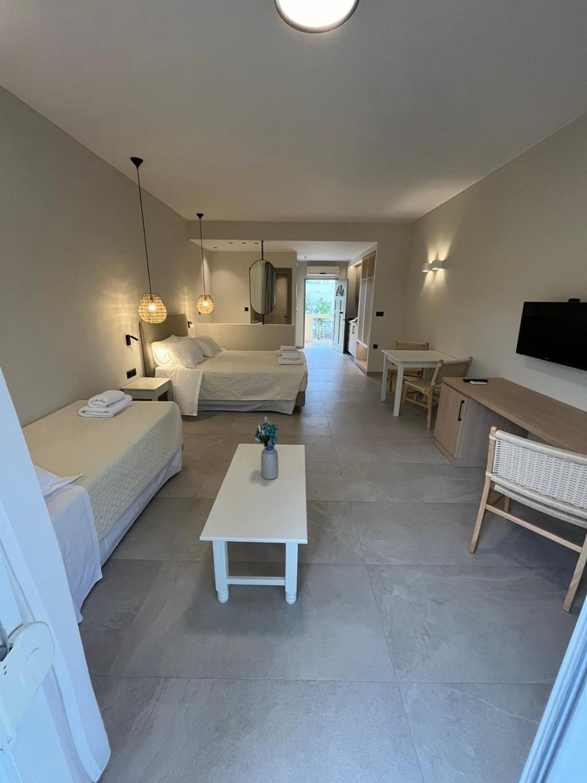 Mediterranean Sea Top Floor ปาไลโอโกรา ภายนอก รูปภาพ