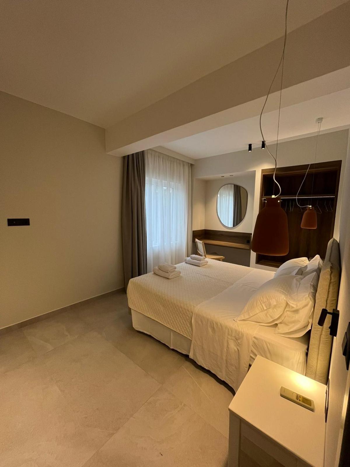 Mediterranean Sea Top Floor ปาไลโอโกรา ภายนอก รูปภาพ